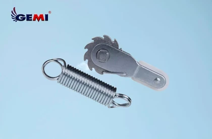 Gemi Elettronica çit teli ile geleneksel gergi telleri karşılaştırması